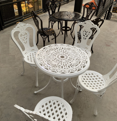 Những mẫu bàn ghế nhôm đúc sân vườn đẹp