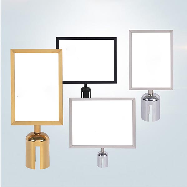 Hướng dẫn sử dụng  Lắp bảng lên đầu cột chắn inox theo đúng vị trí thiết kế. Đưa giấy thông báo, poster hoặc bảng hướng dẫn vào bên trong khung và cố định chắc chắn. Khi cần thay đổi nội dung, chỉ cần mở khung và thay tờ thông báo mới, thao tác nhanh chóng và thuận tiện.  Vì sao nên mua bảng thông báo gắn đầu cột chắn tại Nội Thất Trần Gia?  Nội Thất Trần Gia là đơn vị chuyên cung cấp cột chắn inox, phụ kiện cột chắn, bảng menu và bảng chỉ dẫn với mẫu mã đa dạng, chất lượng cao.  Khi lựa chọn sản phẩm tại Nội Thất Trần Gia, khách hàng sẽ được:  Sản phẩm chất lượng cao, hoàn thiện đẹp. Phù hợp với hầu hết các mẫu cột chắn inox. Có đủ kích thước A3 và A4. Đa dạng màu sắc lựa chọn. Giá bán cạnh tranh. Giao hàng nhanh trên toàn quốc. Hỗ trợ tư vấn lựa chọn phụ kiện phù hợp.  Nếu bạn đang tìm kiếm bảng thông báo gắn đầu cột chắn khổ A3 hoặc A4 để kết hợp phân làn và hiển thị thông tin chuyên nghiệp, Nội Thất Trần Gia là địa chỉ đáng tin cậy dành cho bạn.