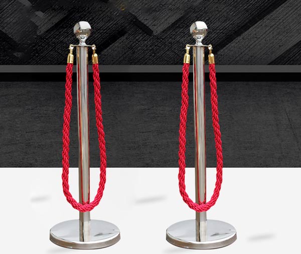 Cột chắn inox trắng dây chùng