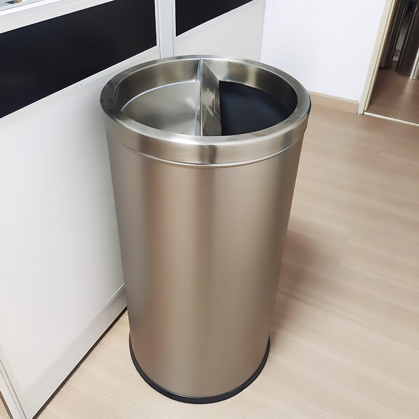 Thùng rác inox có gạt tàn