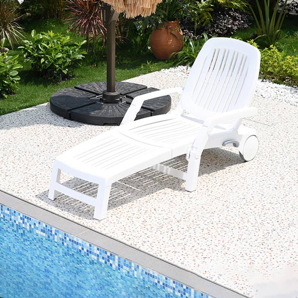 Ghế nhựa hồ bơi có bánh xe