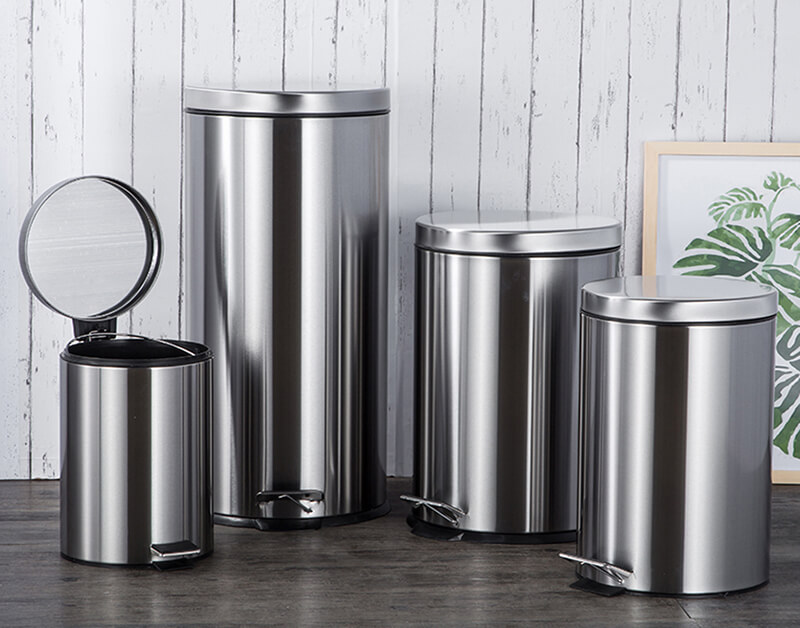 Thùng rác có nắp inox