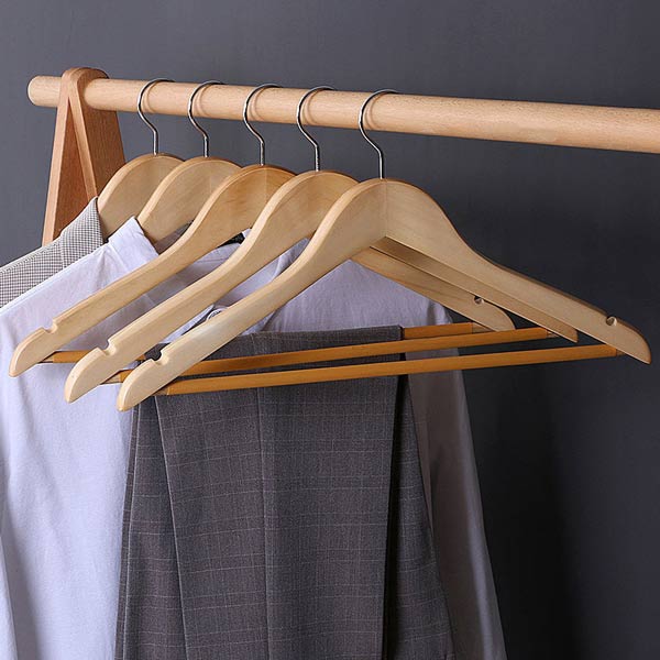 Móc treo quần áo bằng gỗ