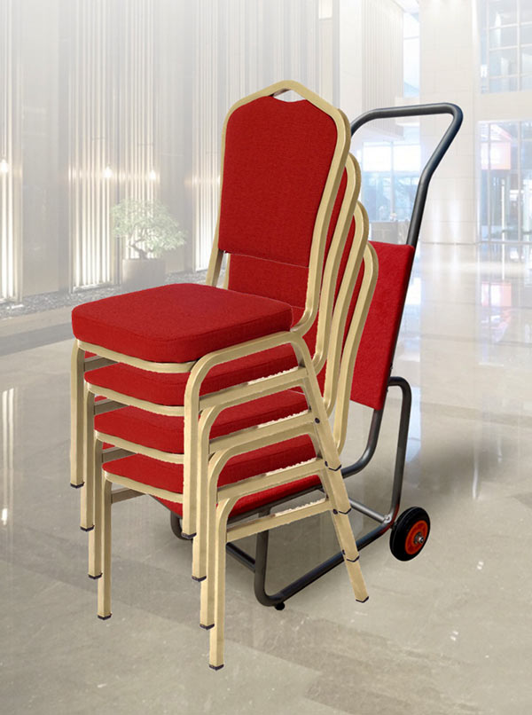 Xe đẩy ghế bàn tiệc trong nhà hàng
