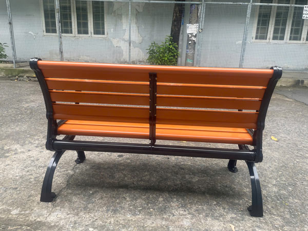 Ghế công viên có tựa gỗ nhựa