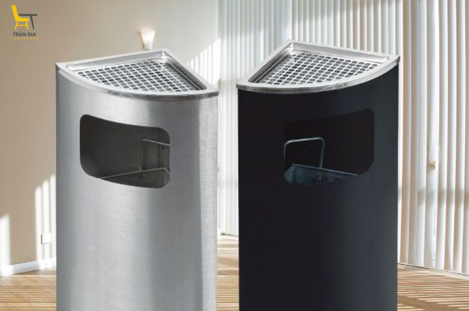 Thùng rác inox đặt góc có gạt tàn màu trắng