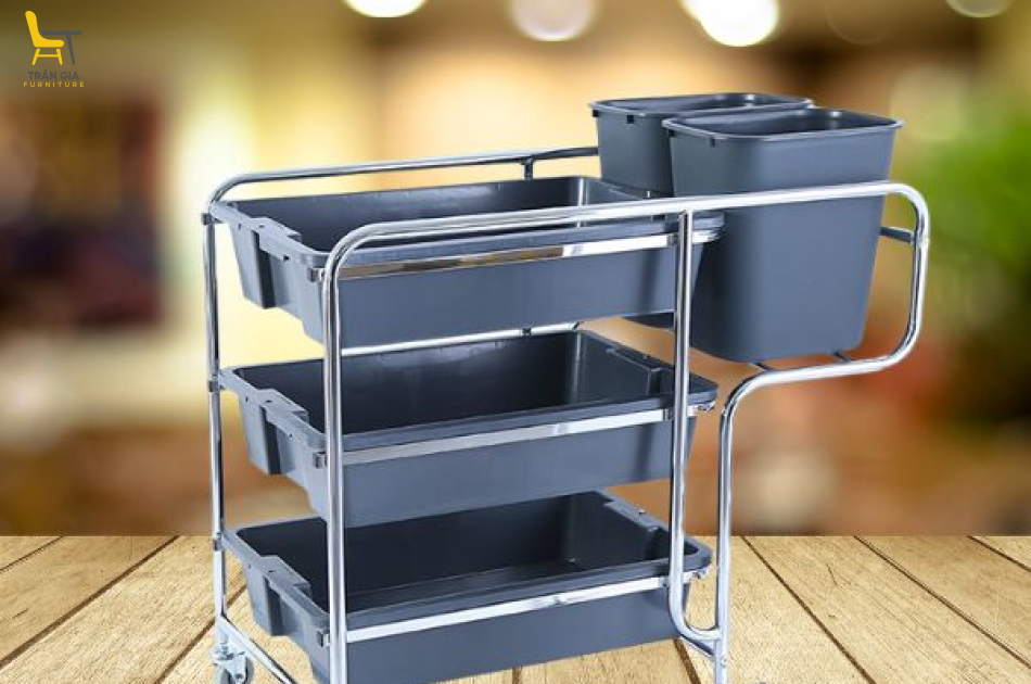 Xe dọn bàn 3 tầng khung inox trong nhà hàng