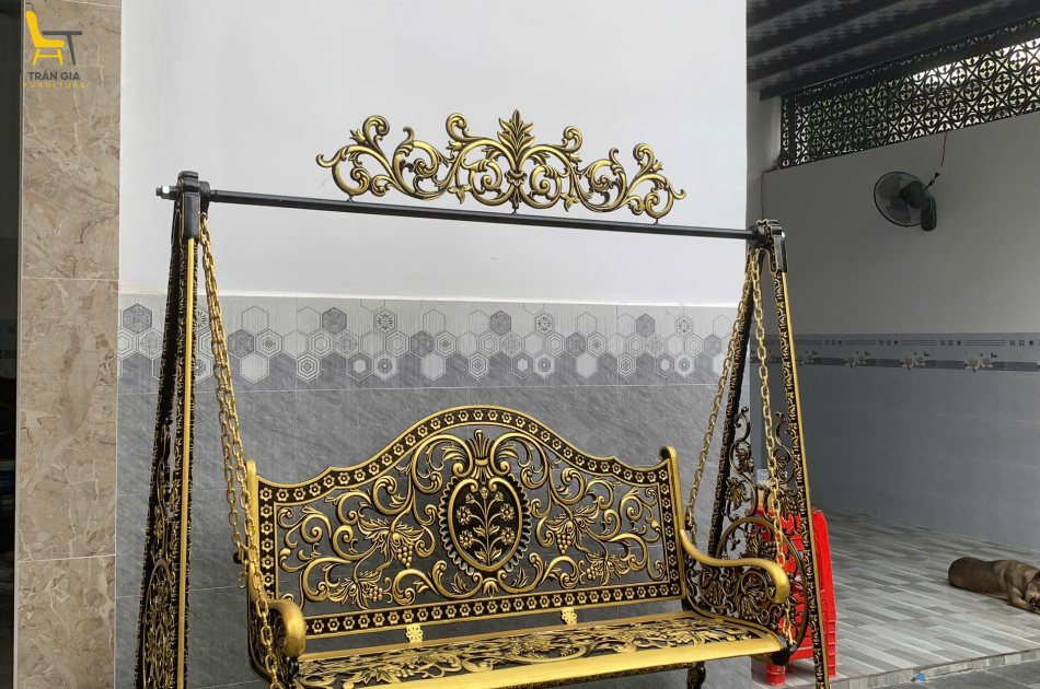 Xích đu nhôm đúc sân vườn