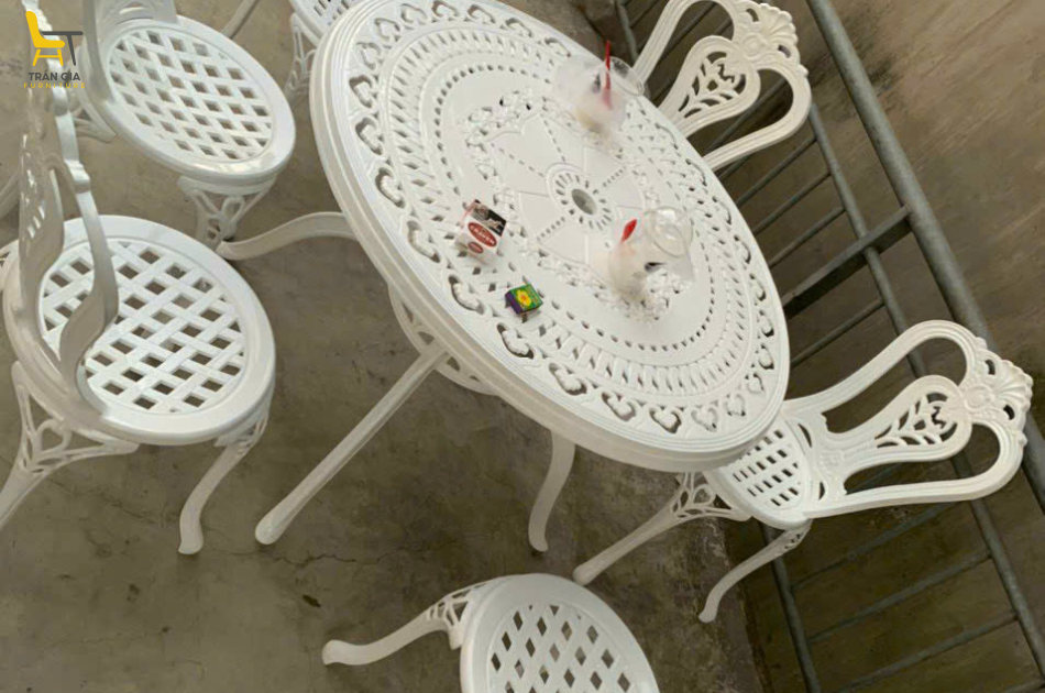 Bàn ghế nhôm đúc BT-8