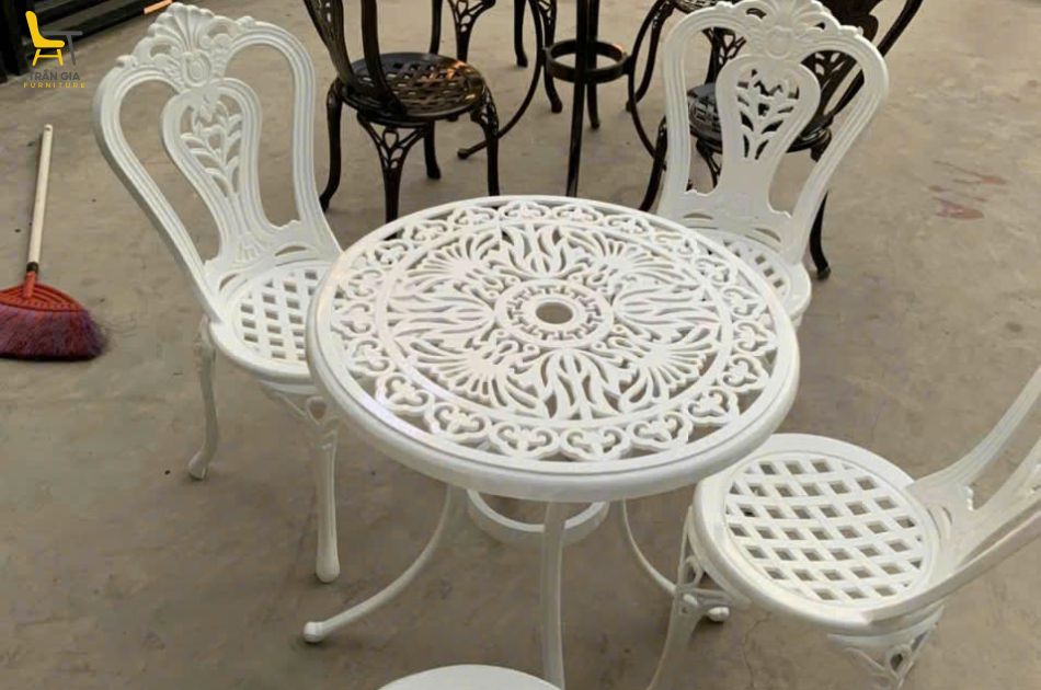 Bàn ghế nhôm đúc BT-8